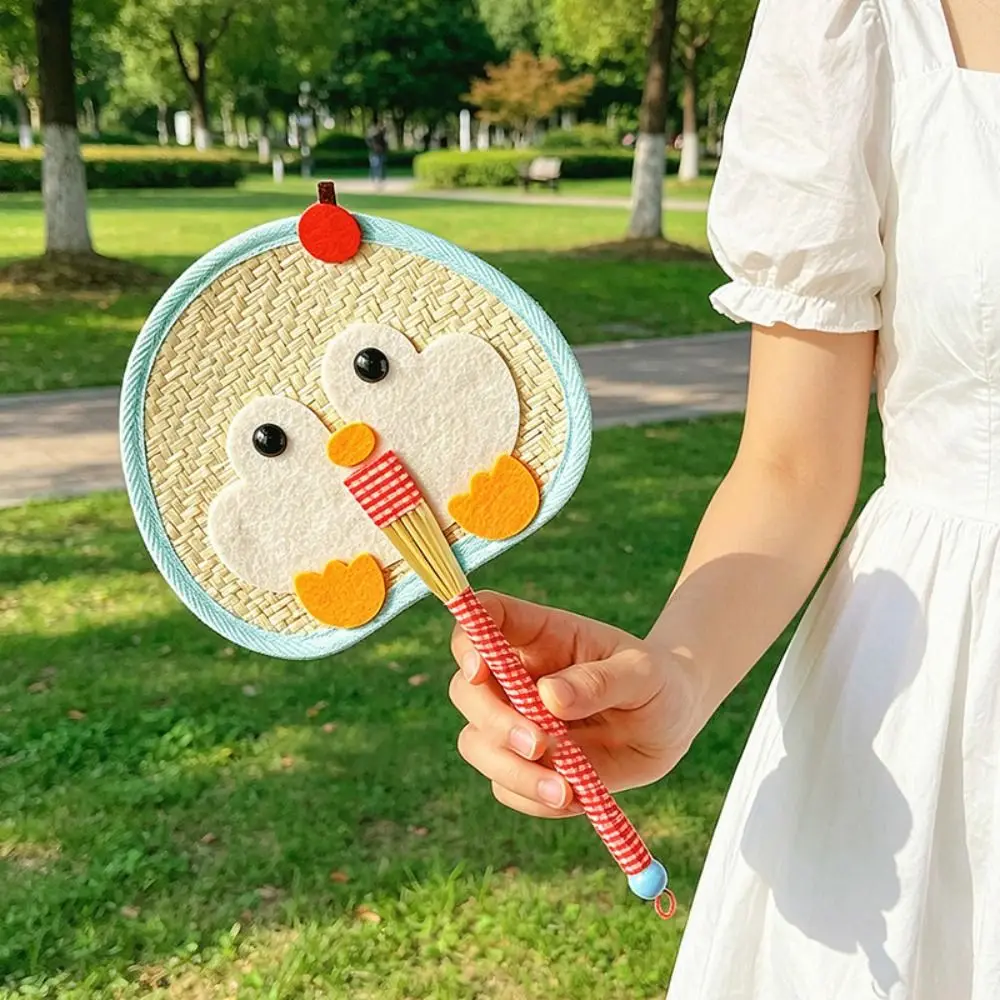 Compact Penguin Hand-Woven Fan Cartoon Cute Cattail Fan Eco-Friendly Natural Hand Cranked Fan Photo Prop