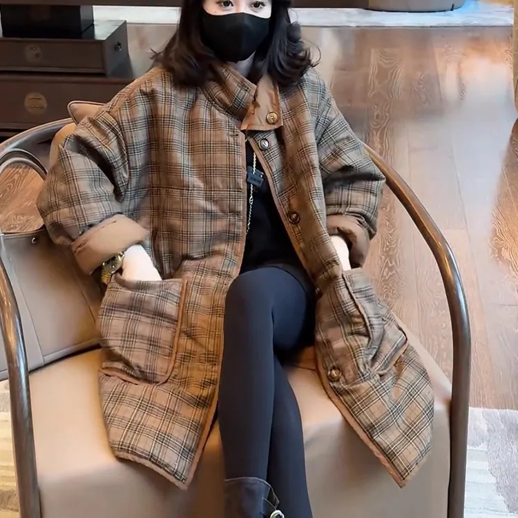 

Утепленная повседневная хлопковая куртка в клетку для женщин, зимняя верхняя одежда, свободный крой, теплая, в ретро-стиле, для повседневной носки, с высоким воротником, длинными рукавами