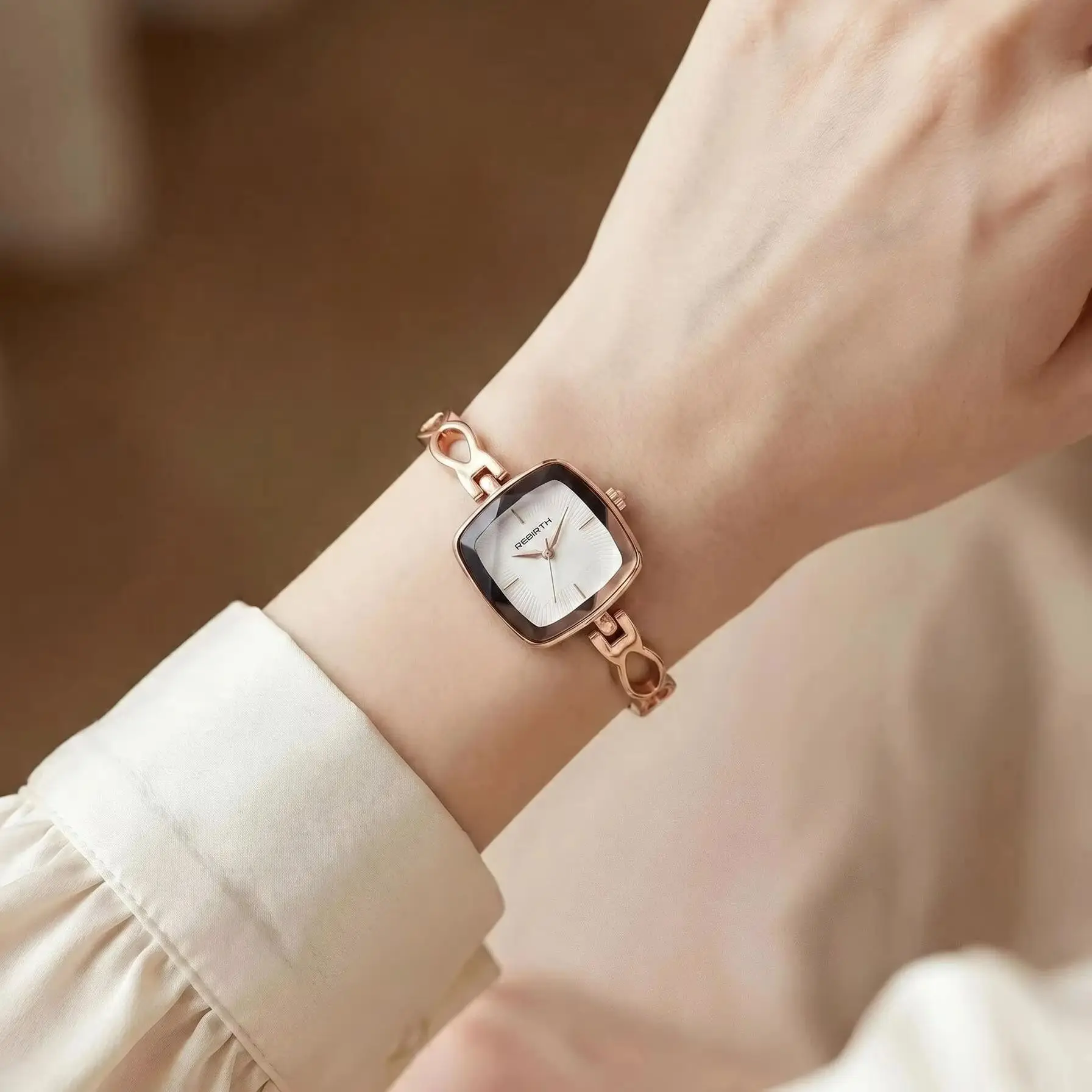 New Style Light Luxury Fashionable Bracelet Quartz Watch