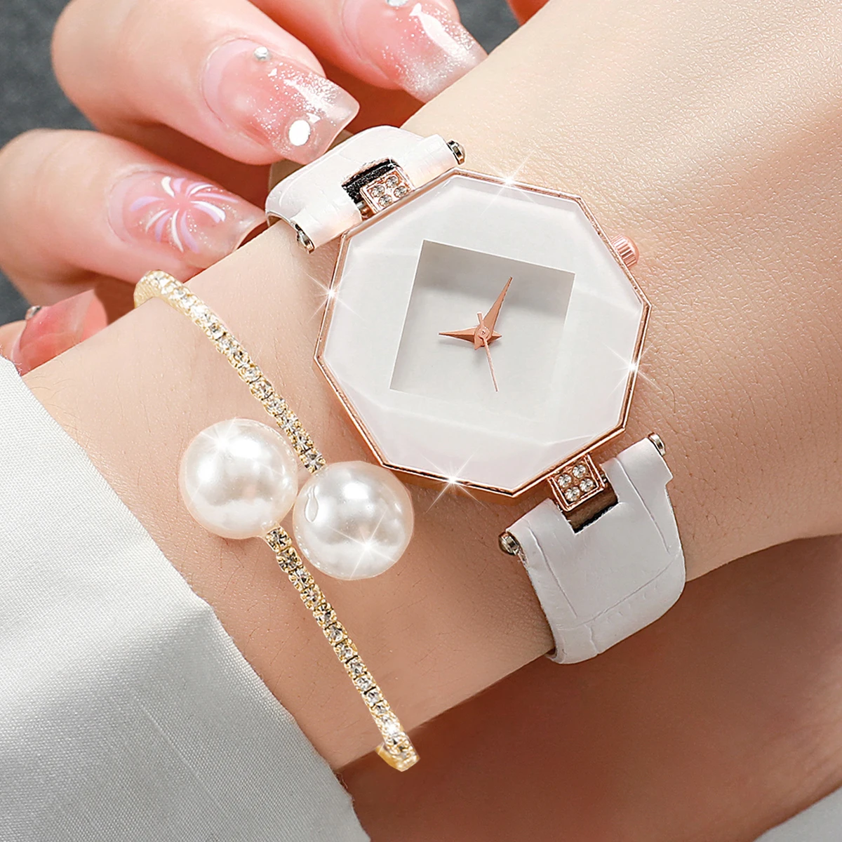 2PCS Fashion Women\'s Watches Casual Leather Band Analog Quartz Watch Pearls Bracelet Set（Without Box）