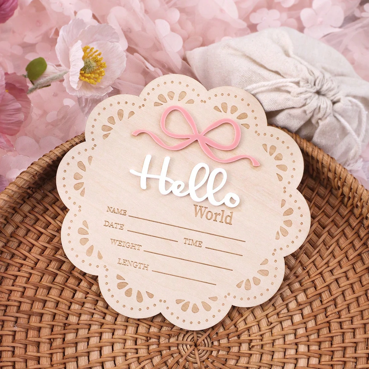 

Деревянная табличка Ylsteed «Hello World» для объявления о рождении ребенка, с розовым бантом и цветами, реквизит для памятных фотографий новорожденных, идеи для фотосессий малышей