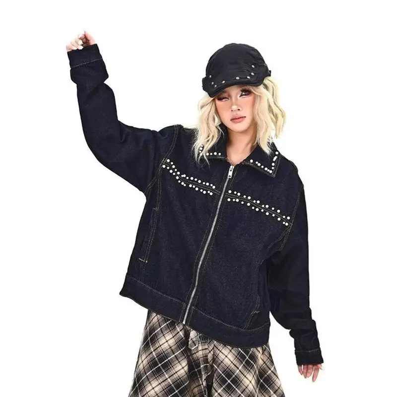 

Faionable Повседневная женская джинсовая куртка Осень Зима Декоративные заклепки Sli ort Верхняя одежда Свободного кроя Длинный све Хлопок ...
