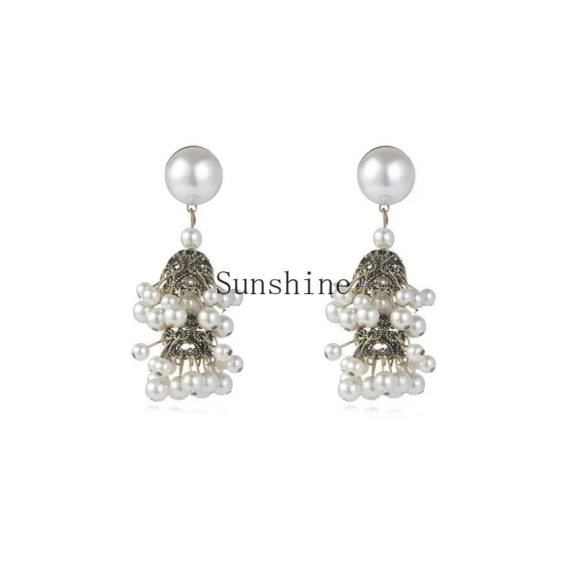 

Retro pearl fringed earrings unique niche exaggerated fashion versatile stud earrings