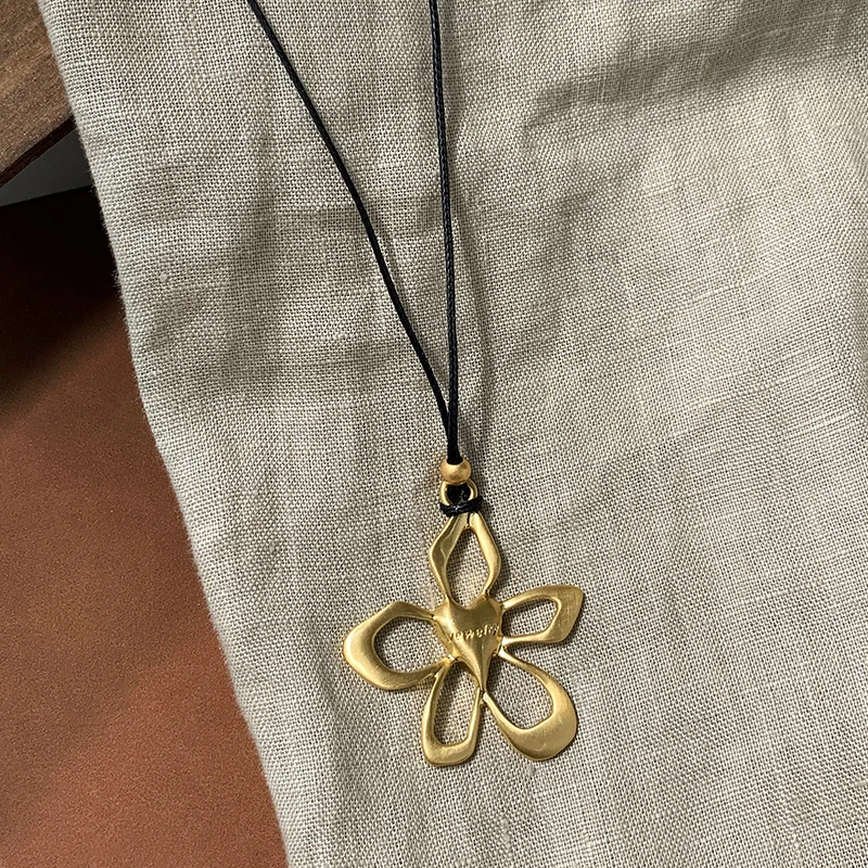 raytimone-women's-floral-nelace-brued-simple-design-luxury-sweater-chain-faion-jewelry-accory