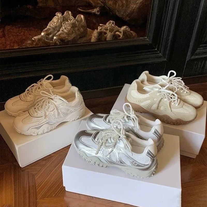 

2025 New Women's Shoes Fashion Outdoor Casual Shoes Luxury Pearl Lace Up Sneakers Comfort Training Shoes for Women Tennis Shoe