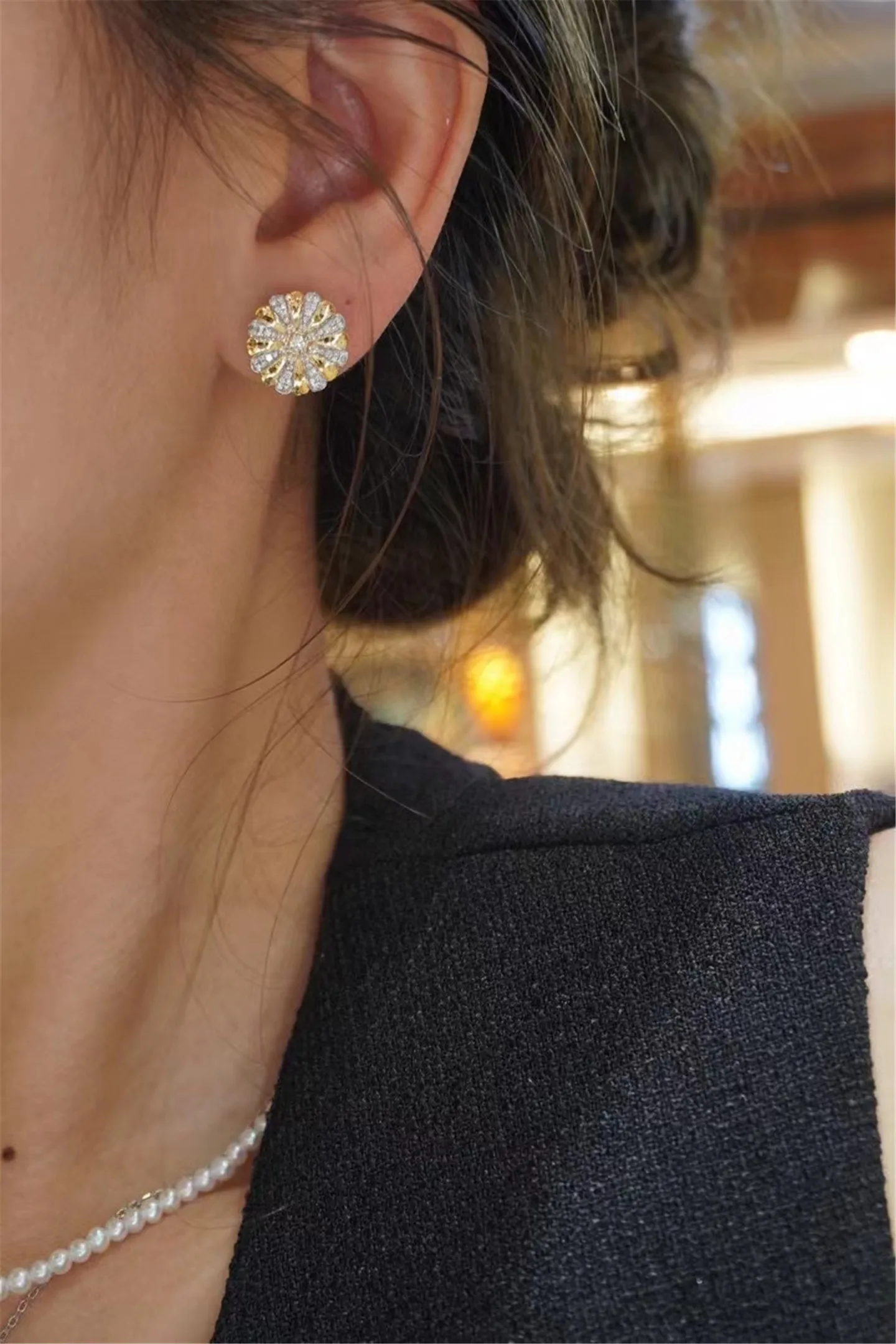 

Серьги-подсолнухи из 18-каратного золота с бриллиантами, матовые и полированные, совместимые с застежками НЛО, модные ювелирные изделия на заказ, целиком