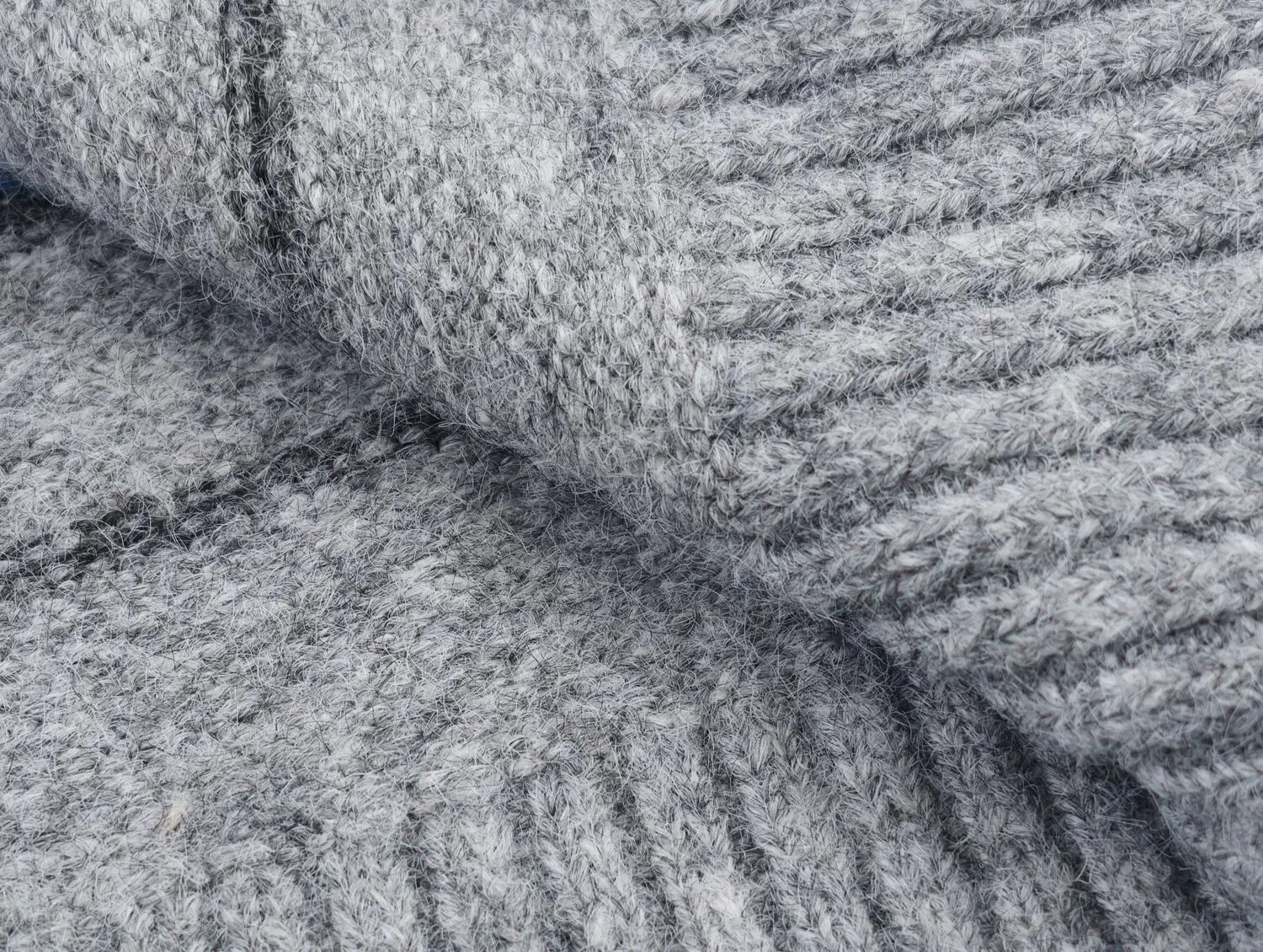 DiYiG WOMAN 2025 موضة شتاء جديدة سترة مخططة متباينة أنيقة بياقة بولو كل مباراة سترة بأكمام طويلة Mujer