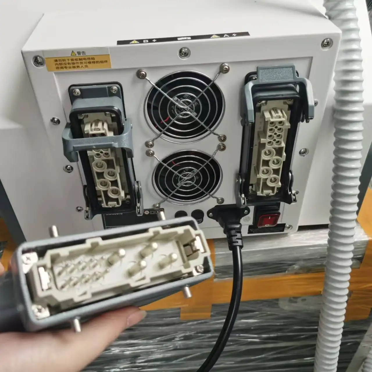 2025 Myoslim 6500 واط 15 تسلا نيو الذهب الأسود RF EMS آلة نحت الجسم تكنولوجيا إزالة الدهون تحفيز العضلات النحت الجدول