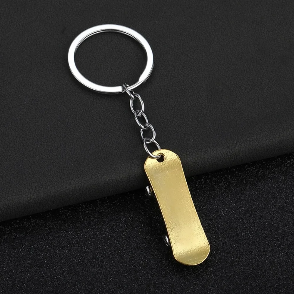 Creative Skateboard Enthusiast Mini Metal Cute Keychain Skate Pendant Key Ring Accessories Personalized Keyring Lover Small Gift