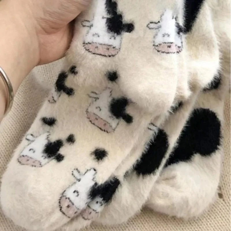 2Pairs Lovely Cow Pattern Fuzzy Crew Socks Milk Spotted Plush Thickened Soft Cute Comfortable Mid Tube Socks Warm Autumn Winter