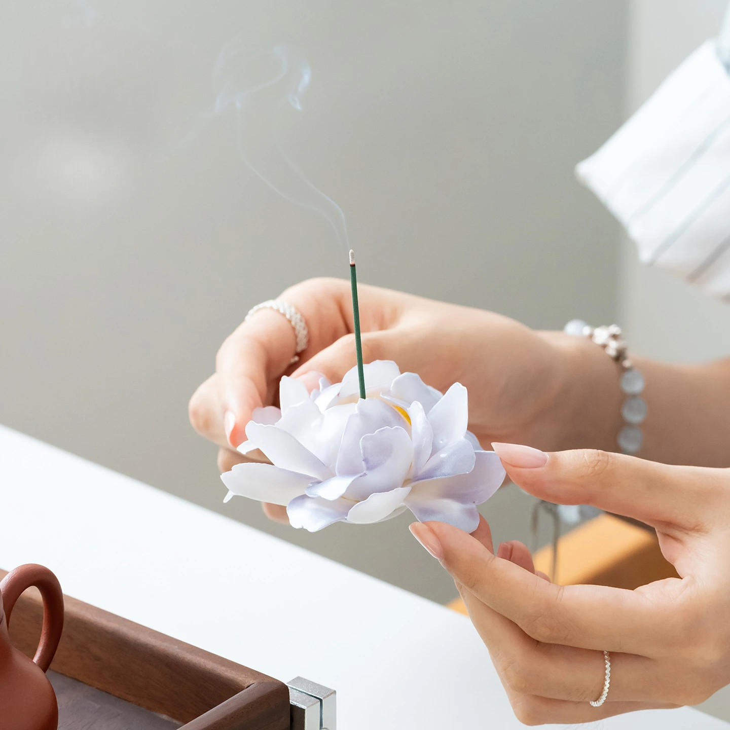 Hand Pinch Purple Silver Flower Incense Holder Mist Smoking Steamers Incense Burners Aromatherapy Censer Indoor Supplies Craft
