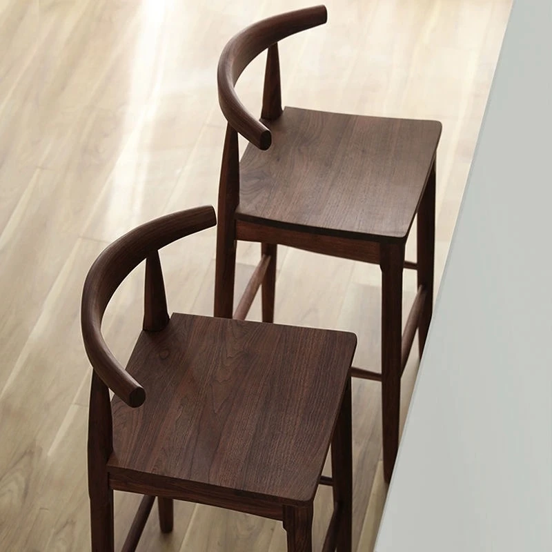 Tischstuhl, hoher Hocker, einfacher, lässiger Barstuhl