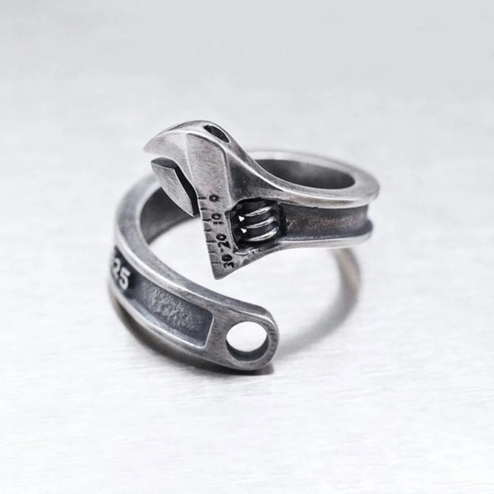 Adjustable Wrench-Shaped Open Ring Silver Plated Industrial Look Spanner Finger Ring Hip-Hop Heavy Duty Biker Jewelry Overlay