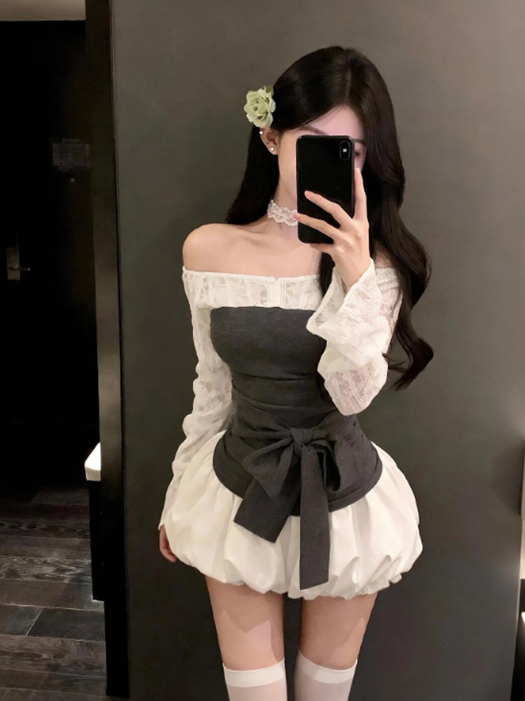 

Korean Style Slim Fit Lace Patchwork Shirt Spring 2026 New Popular Small Top Knot Long Sleeve Women's Fashion