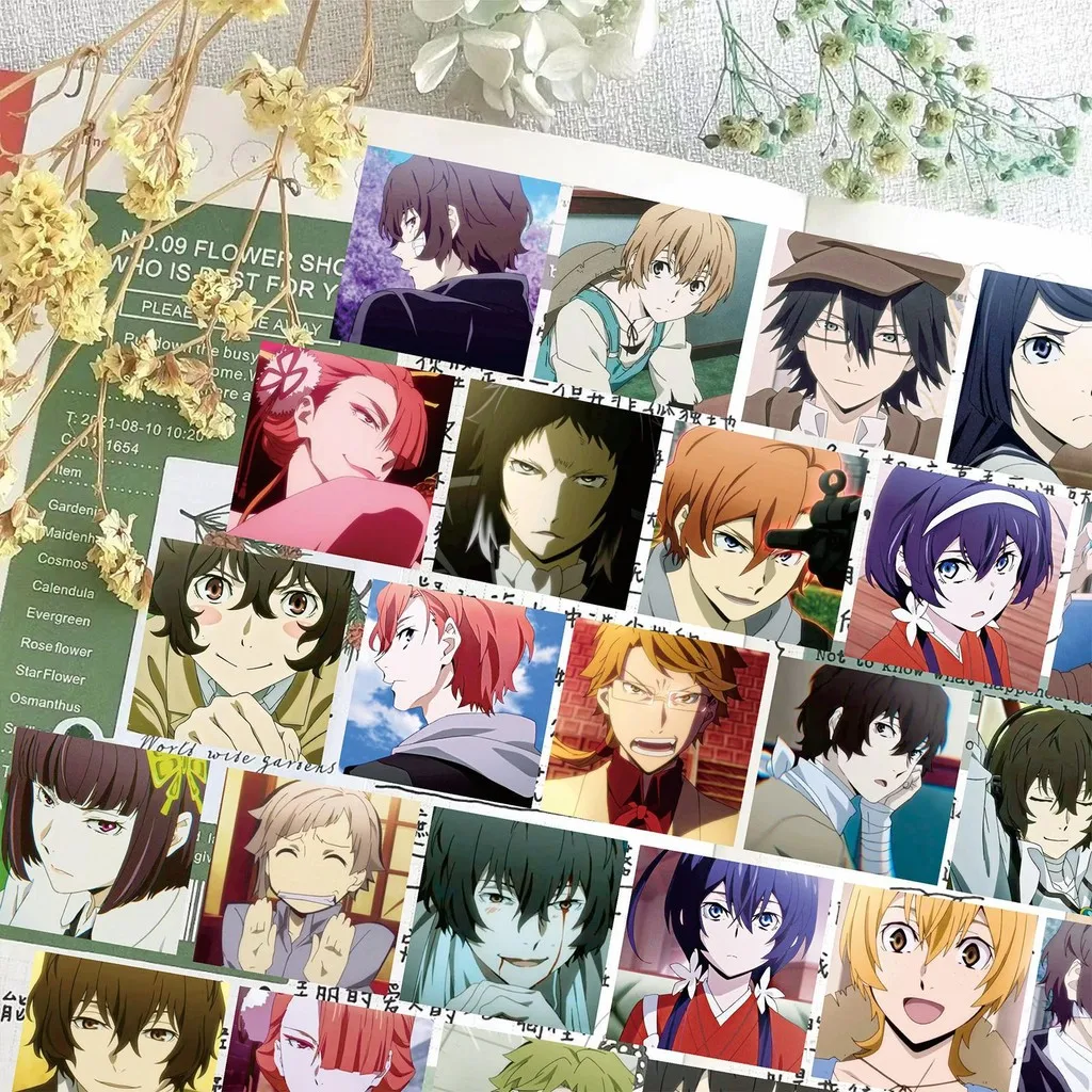 مجموعة ملصقات Bungo Stray Dogs المكونة من 62/65 قطعة - Dazai و Chuuya وشارات سوداء مزدوجة لديكور المجلات (متجر Anime Worlds)