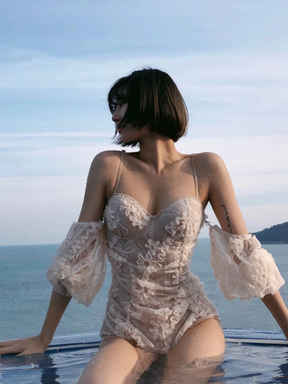 Sexy One-Piece Long Sleeve Swimsuit Women's Belly Covering Hot Spring Swimwear Conserve Slimming Effect  Design