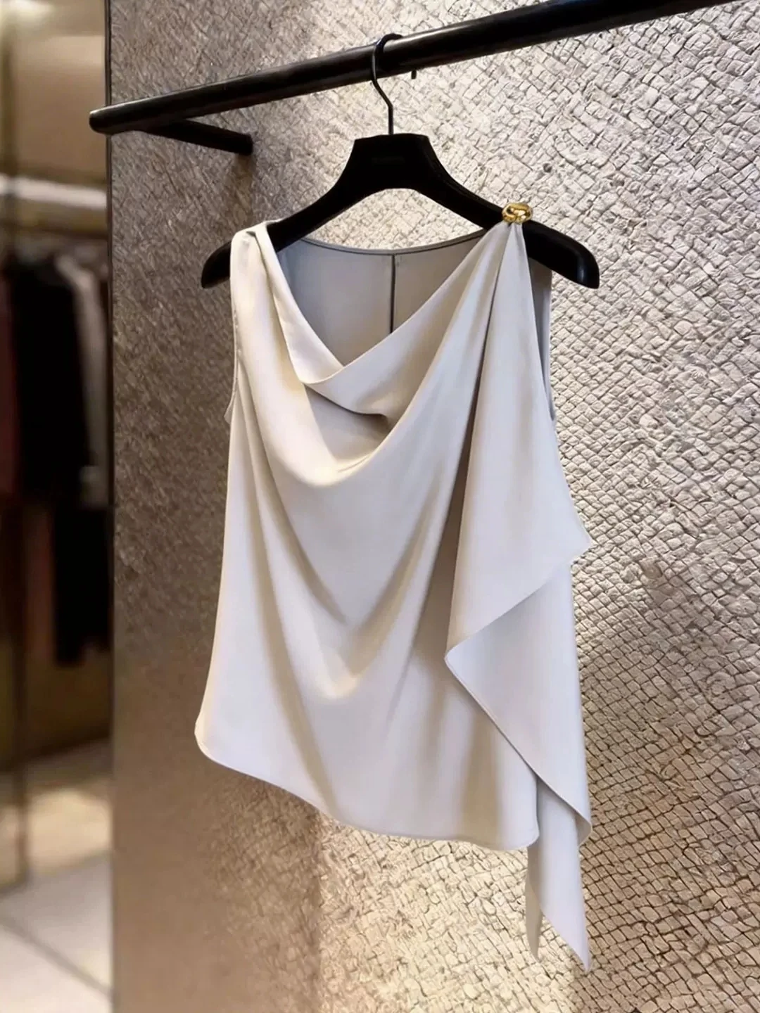 

Fashionable Design Sensation Vest Women's Summer Commute Versatile Sleeveless Top Light Maturity Style 2026 Poetic Lin Silk