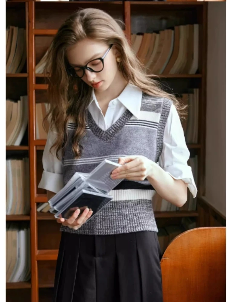 

OLrain Women's Striped Sweater Vest 2025 Autumn Sleeveless V-neck Knitted Vest Casual preppy style Sweaters Woman Top M56QJ93363