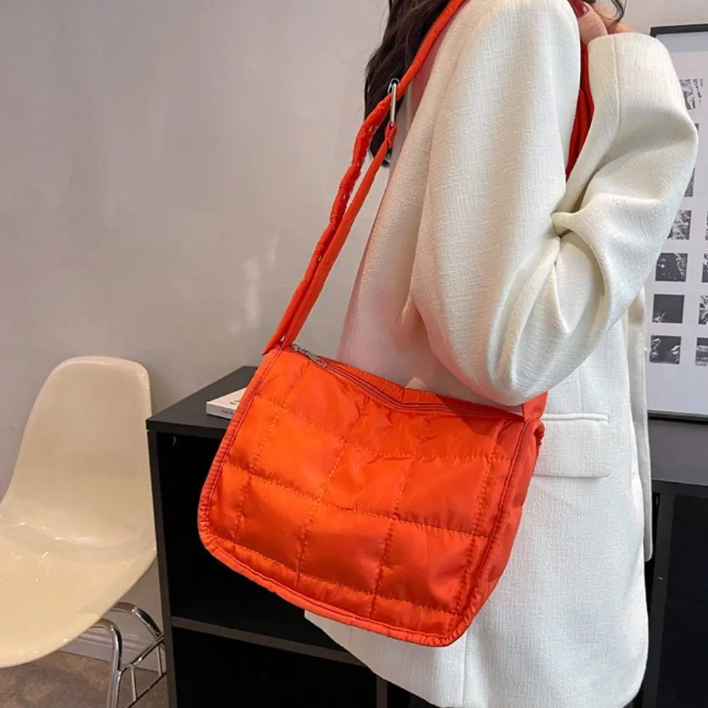 Fashion Quilted Handbags Ladies Casual Cotton-Padded Bags Solid Color Shoulder Bags Women Lightweight Underarm Bags