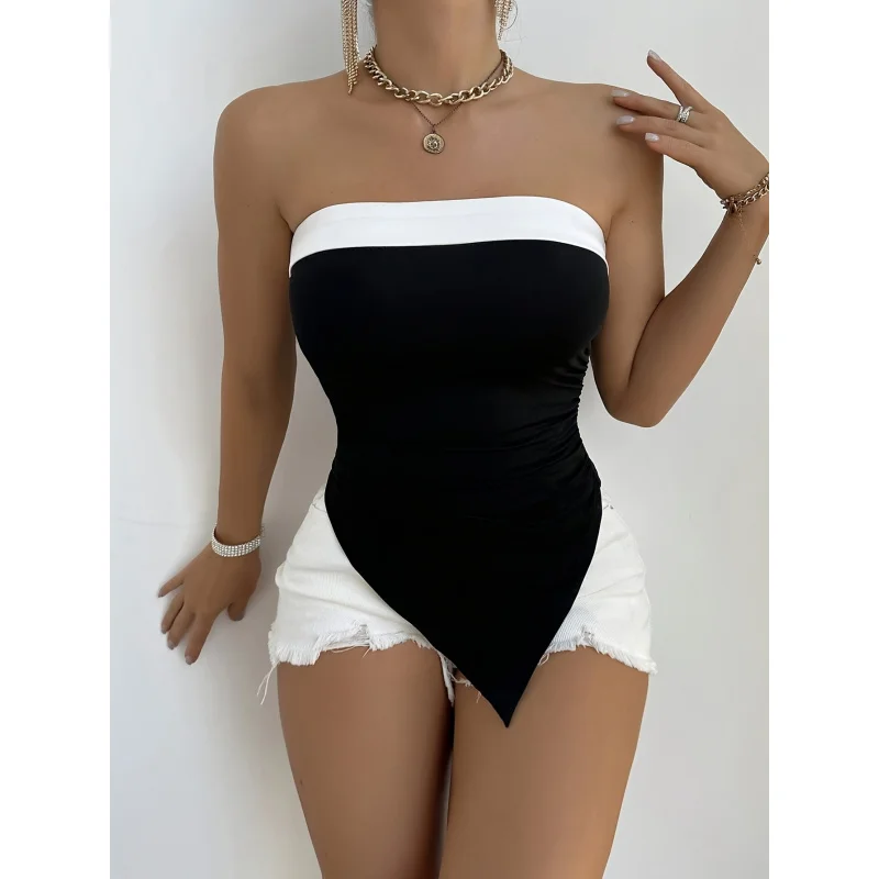 

Ladies' Stylish And Strapless Top