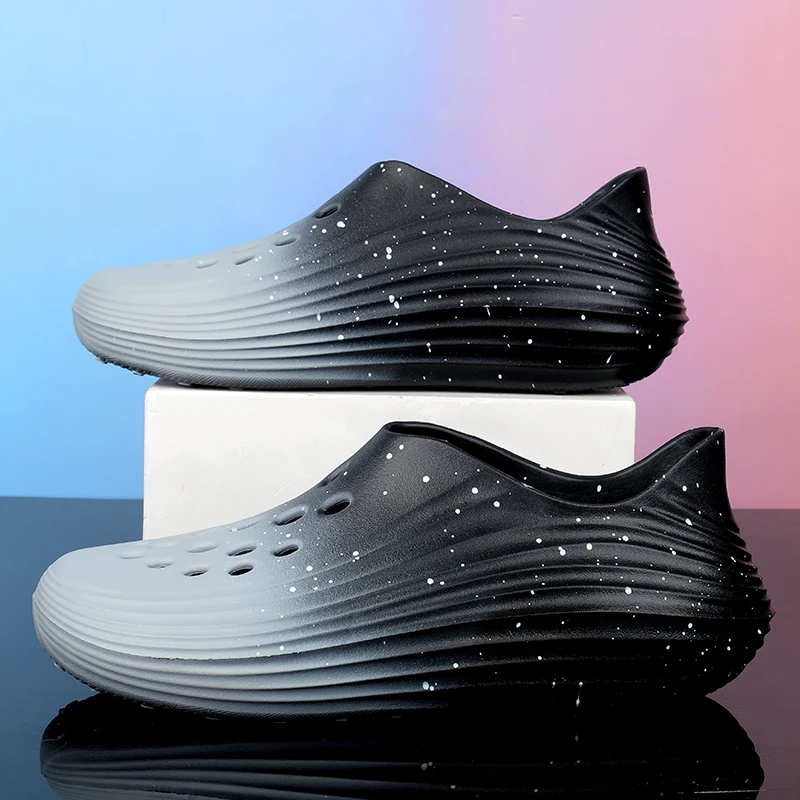2026 Fashion Single Size Gradient Hole Garden Shoes Outdoor Beach Casual Shoes Comfortable Soft Sole Fashion Sandals view 3