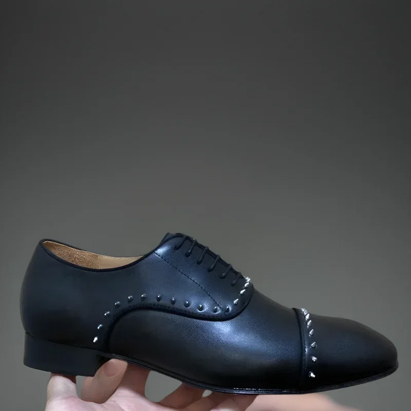 Chaussures provoqué en cuir véritable à pointes pour hommes, chaussures de conduite, talons bas, rouge, astronomique, baskets noires, cercle, argent, plate-forme RiSALE, rencontre