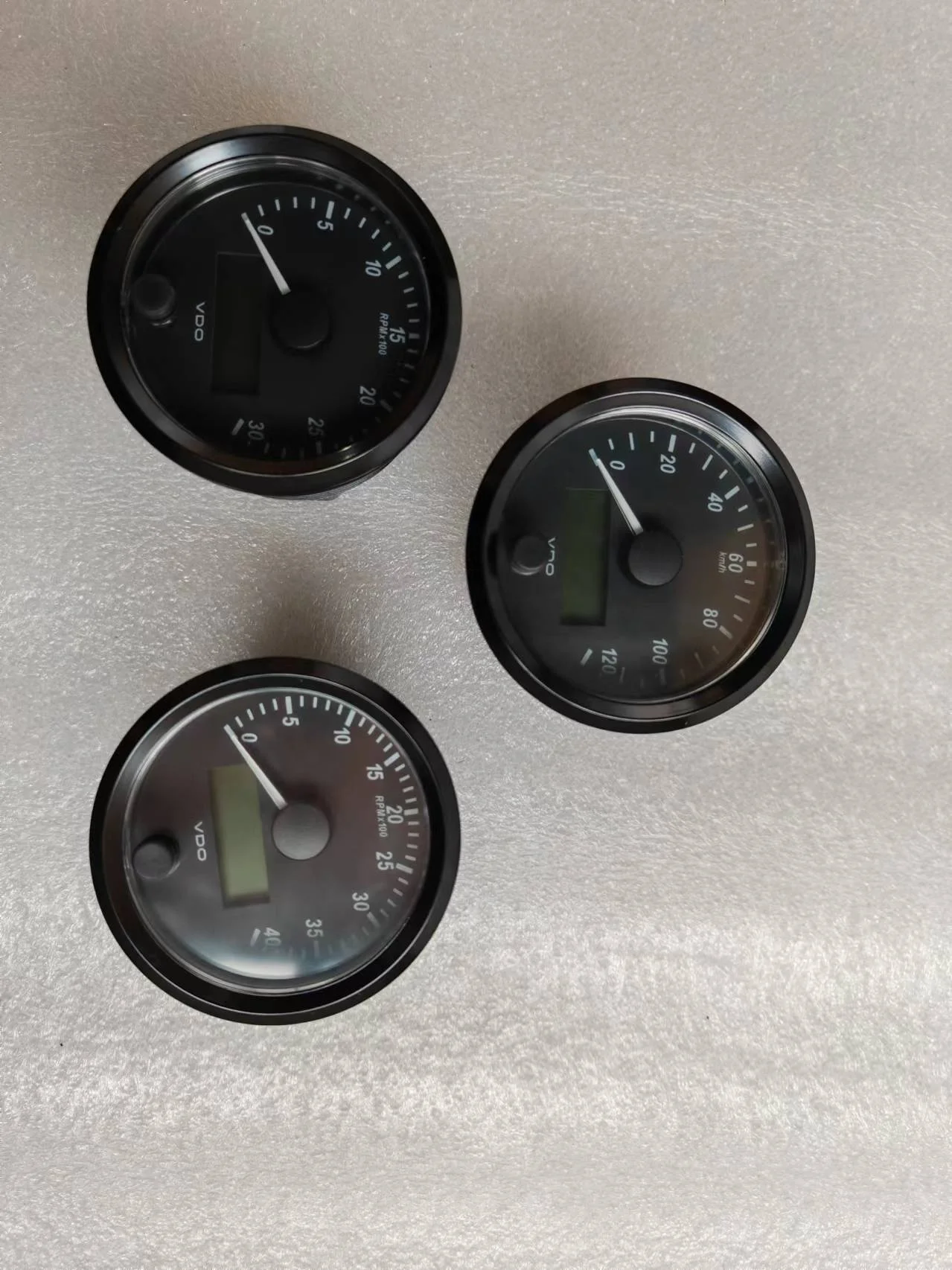 

Genuine VDO Tachometer 4000rpm A2C3832990010 ( 333-035-011 New Version) 0-4000 Rpm Tacho Meter