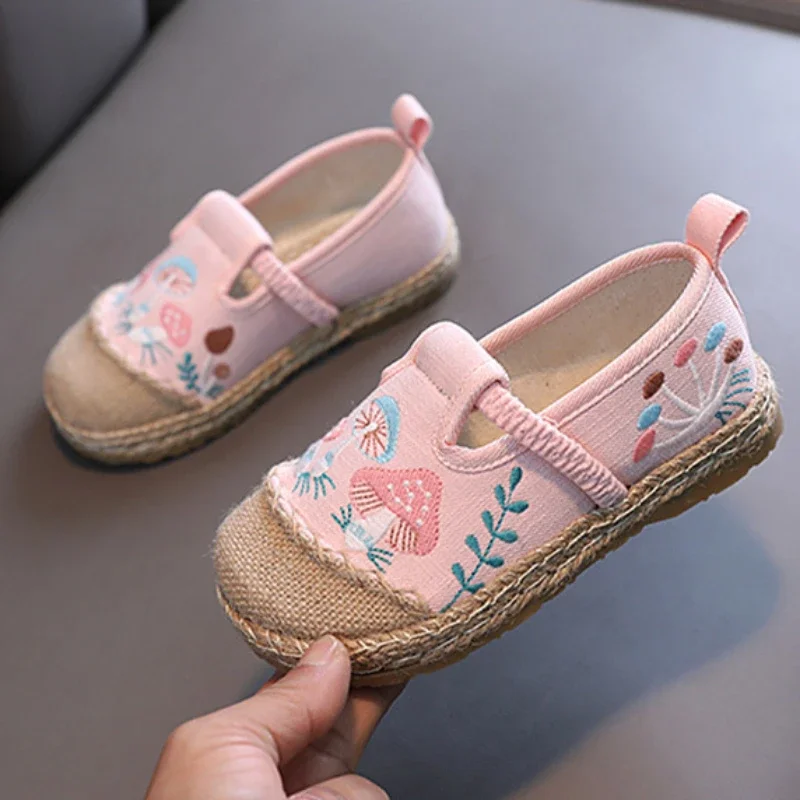 Children\'s Ethnic Style Embroidered Shoes Cute Causal Princess Shoes for Girls Fashion Versatile Kids Hanfu Flat Cloth Shoes Hot