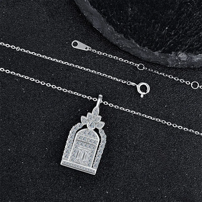 

S925 Silver Happinescastle Door Diamond Necklace D Moissanite Pendant Collarbone Chain Wedding Engagement Party Birthday Gift