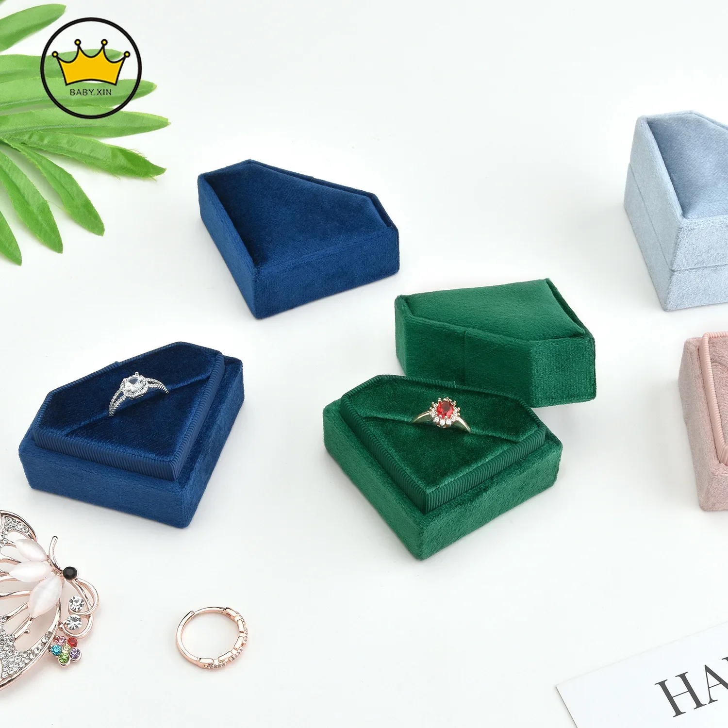 

Роскошная фланелевая шкатулка для колец с ювелирными изделиями в форме ромба, бархатная коробка для колец, держатель для сережек-гвоздиков, подарочная коробка для дисплея