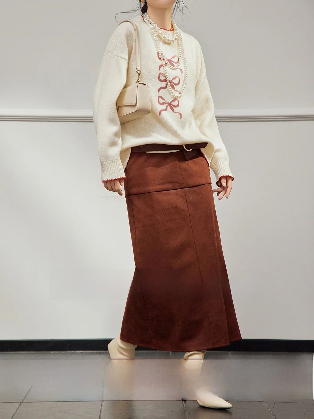 

White Woolen Knitted Sweater for Women with Red Knot Print Loose Fit Long Sve round Ne Warm Autumn Winter Top