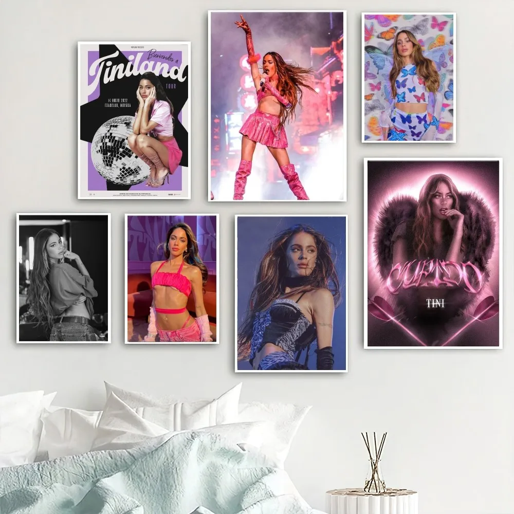 Descubre por qué los carteles de Tini Stoessel son la elección perfecta para decorar tu hogar