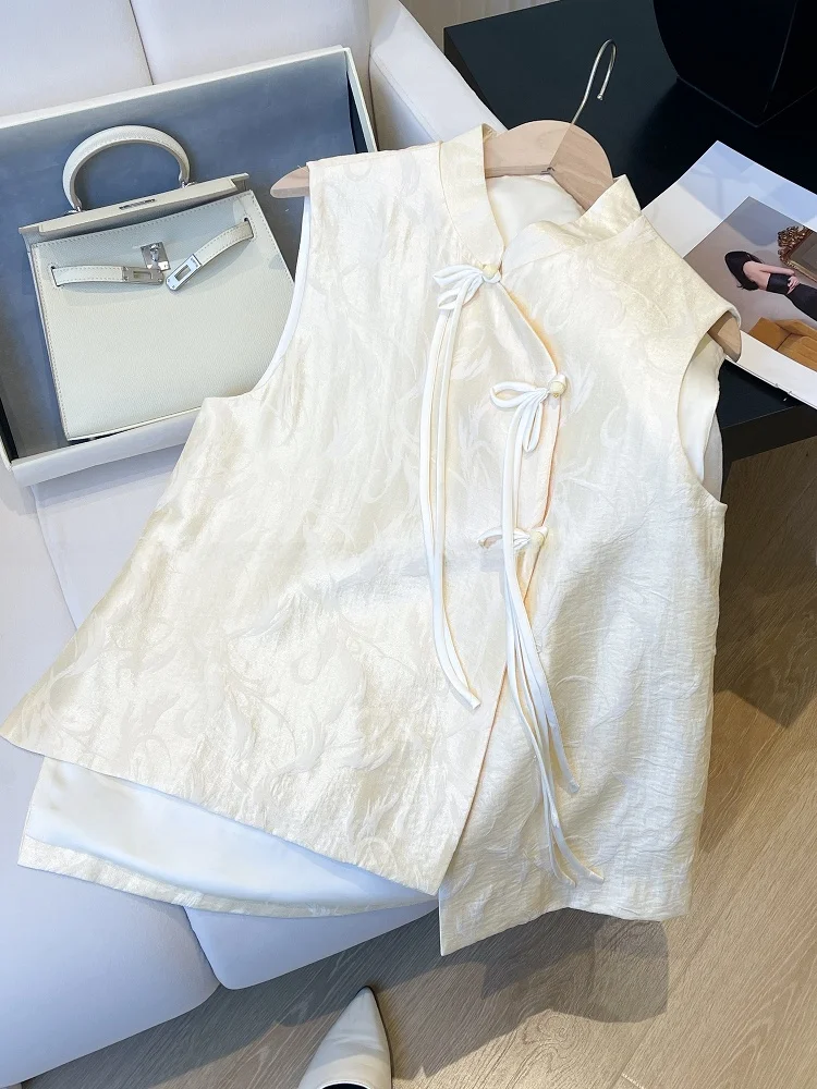 

New Chinese Style Women's Jacket Vest Heavy Embroidery Belted Sleeveless Top Summer 2026 Fashion Trend Matching National Style