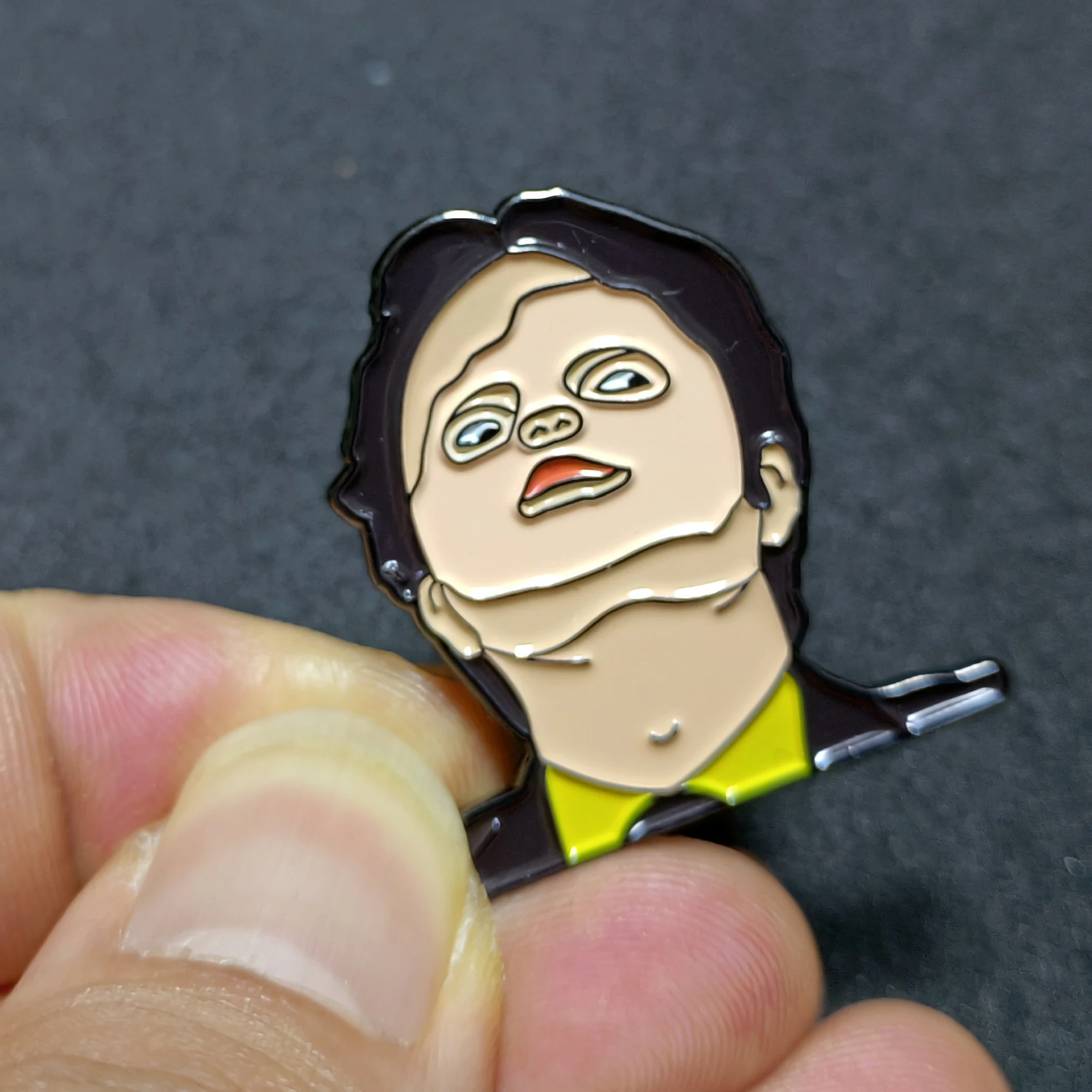 Funny cartoon head enamel brooch Office Dwight Schrute Mask Enamel pin Brooch Backpack Clothing ornament Father's Day gift