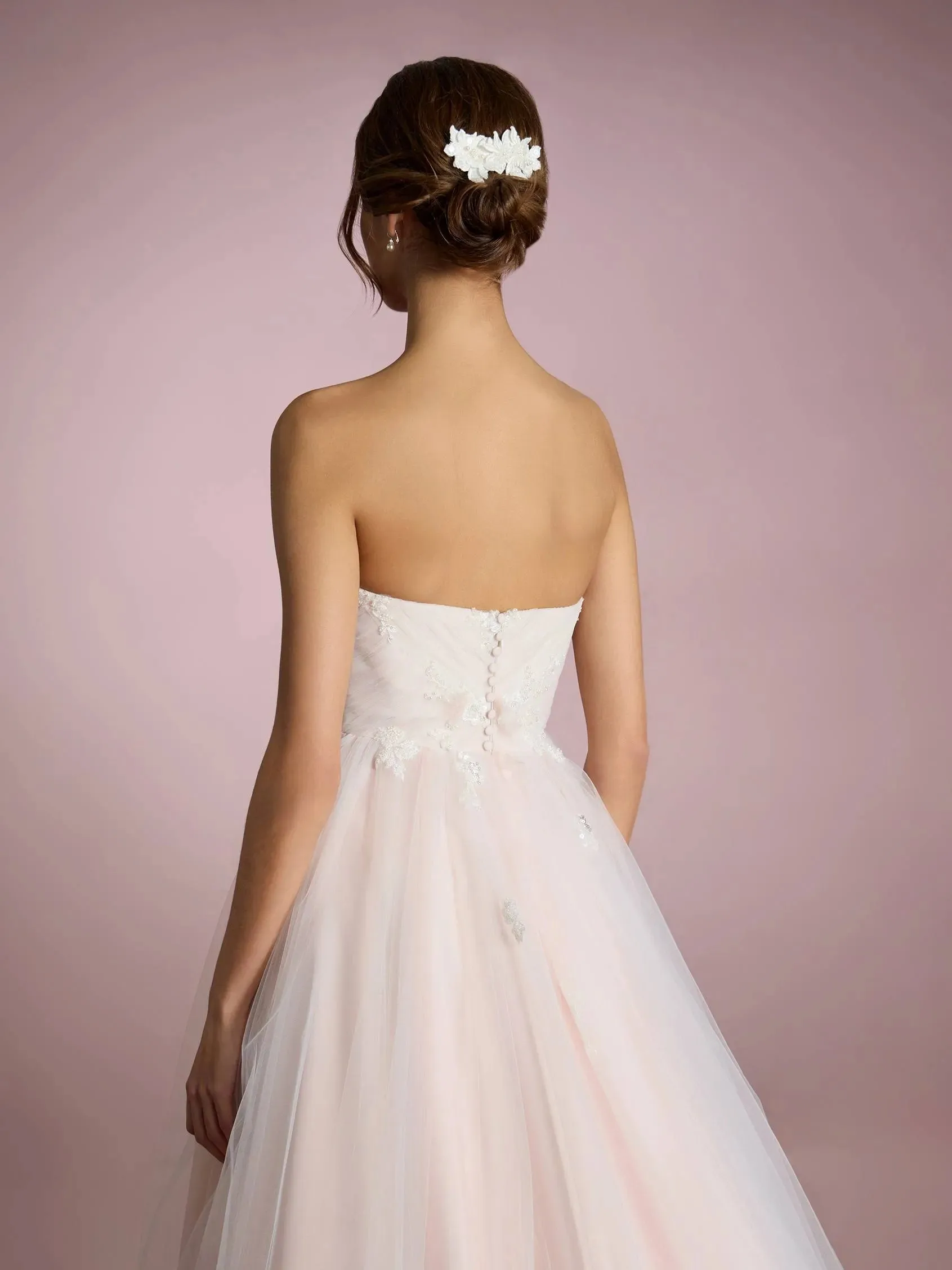 Sweetheart Bridal Gown 2025 Tulle Lace Appliques Wedding Dresses Bride Backless Buttons A-Line Romantic Brides Dress Customized