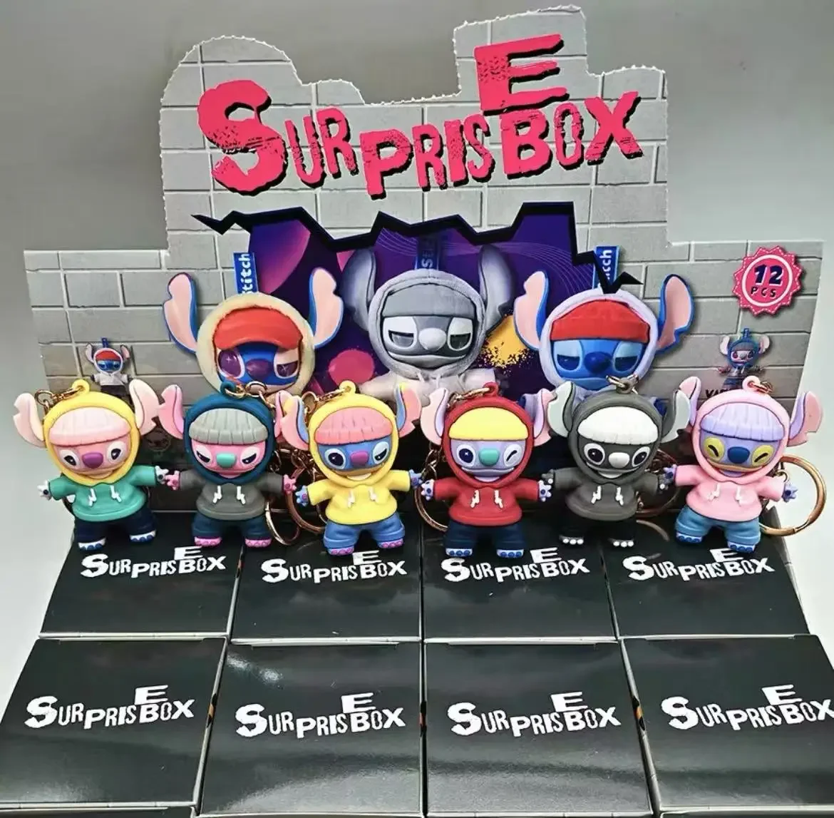 

Новинка 2024 года, брелок Disney Stitch Gen Z, уличная серия, виниловая глухая коробка, милая мобильная совместная модель, подвеска для школьной сумки, подарок на день рождения