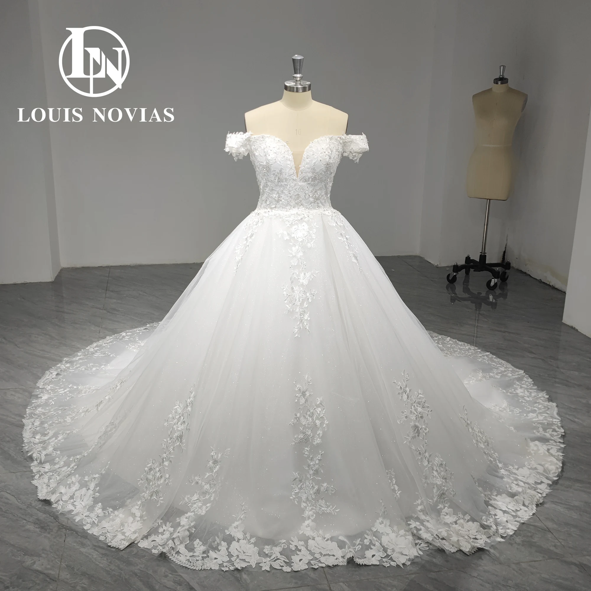 

LOUIS NOVIAS A-Line Wedding Dresses For Women Deep V-neck Off Shoulder Beading Appliques Lace Wedding Gown Vestidos De Novia