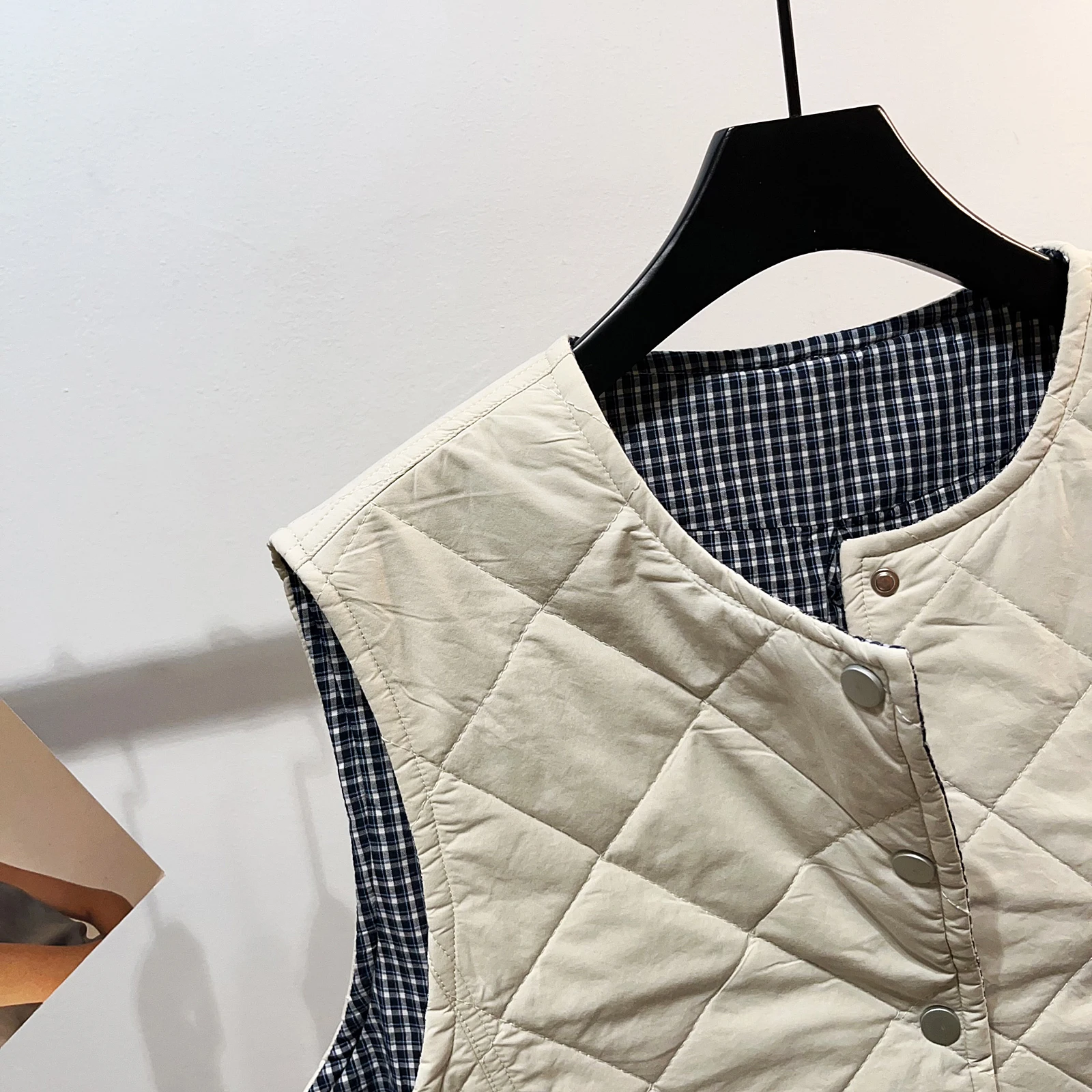 Damska luźna bawełniana kamizelka z okrągłym dekoltem, idealna do warstwowego noszenia, wzór w romby, jesień-zima, do pracy, kolor