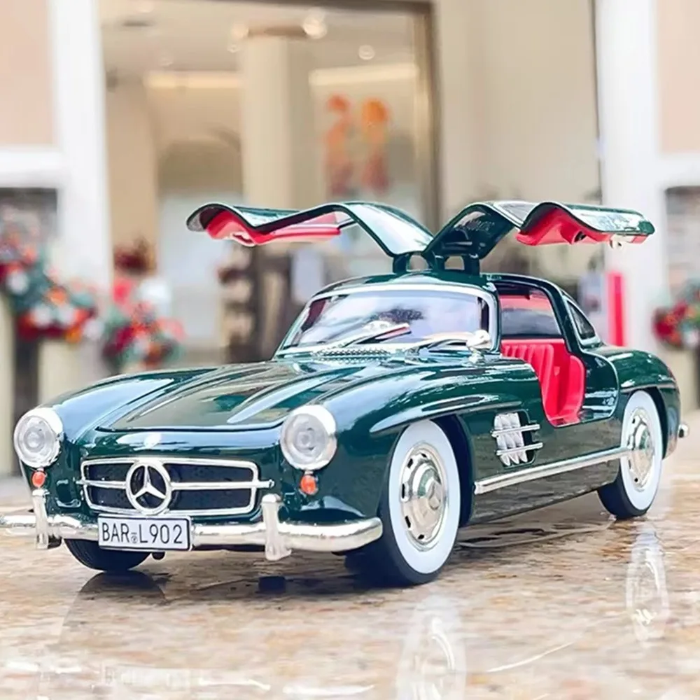 1/24 300SL Models Car Toys Diecast Alloy Vehicles Sound Light Pull Back Metal Body Rubber Tires 4 Door Can Opened Toy Kids Gifts