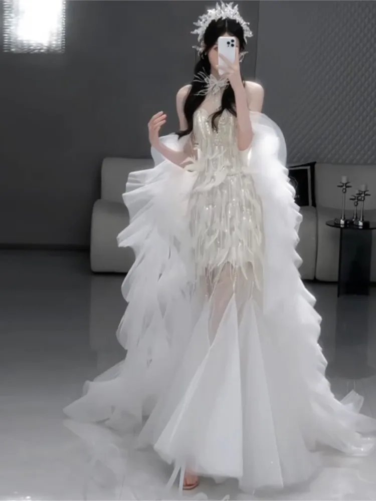 

Легкое роскошное белое платье для тостов на день рождения и взрослых.