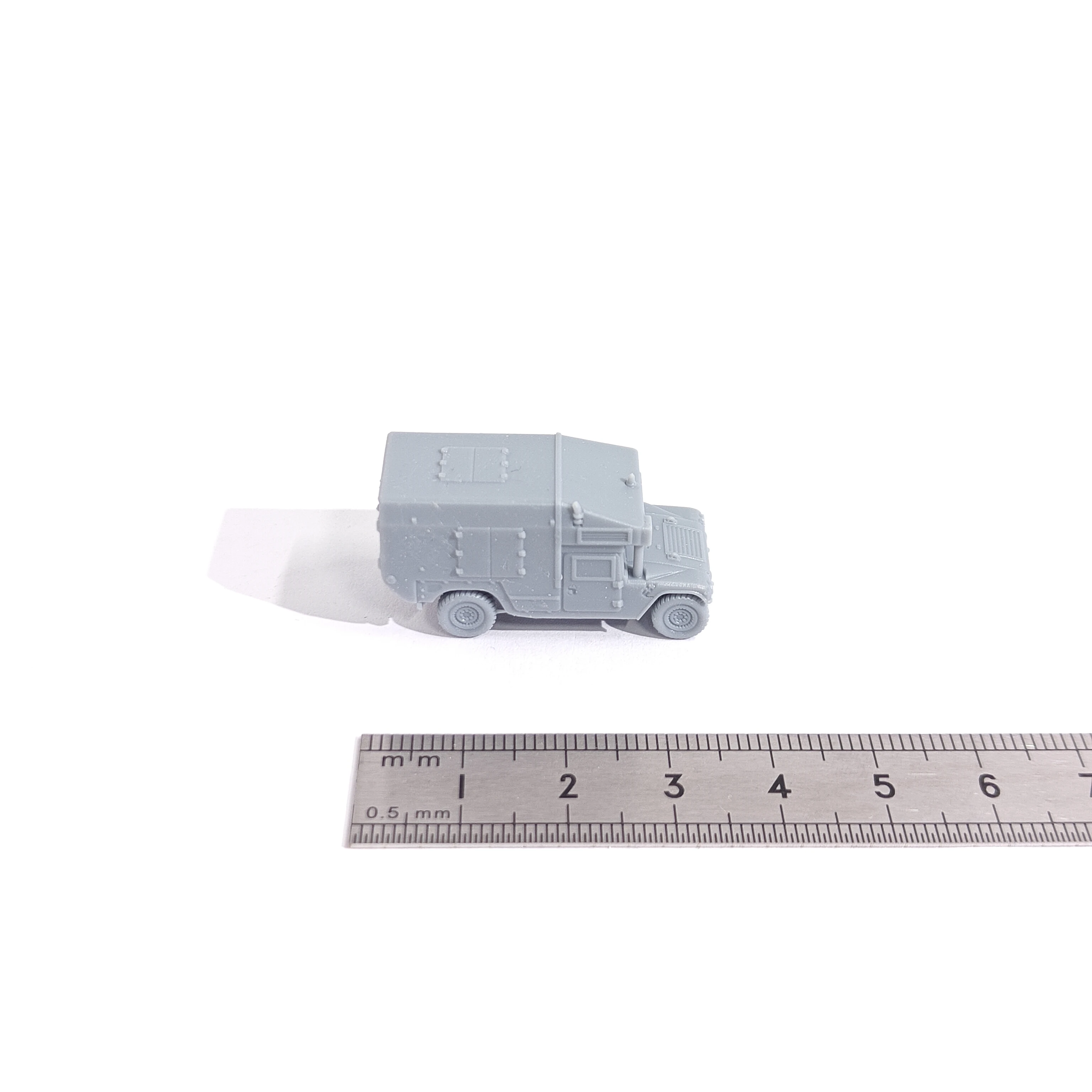 1/144 Scale Humvee 2-CT Ambulance Unpainted Miniatures Reisn Model Kits