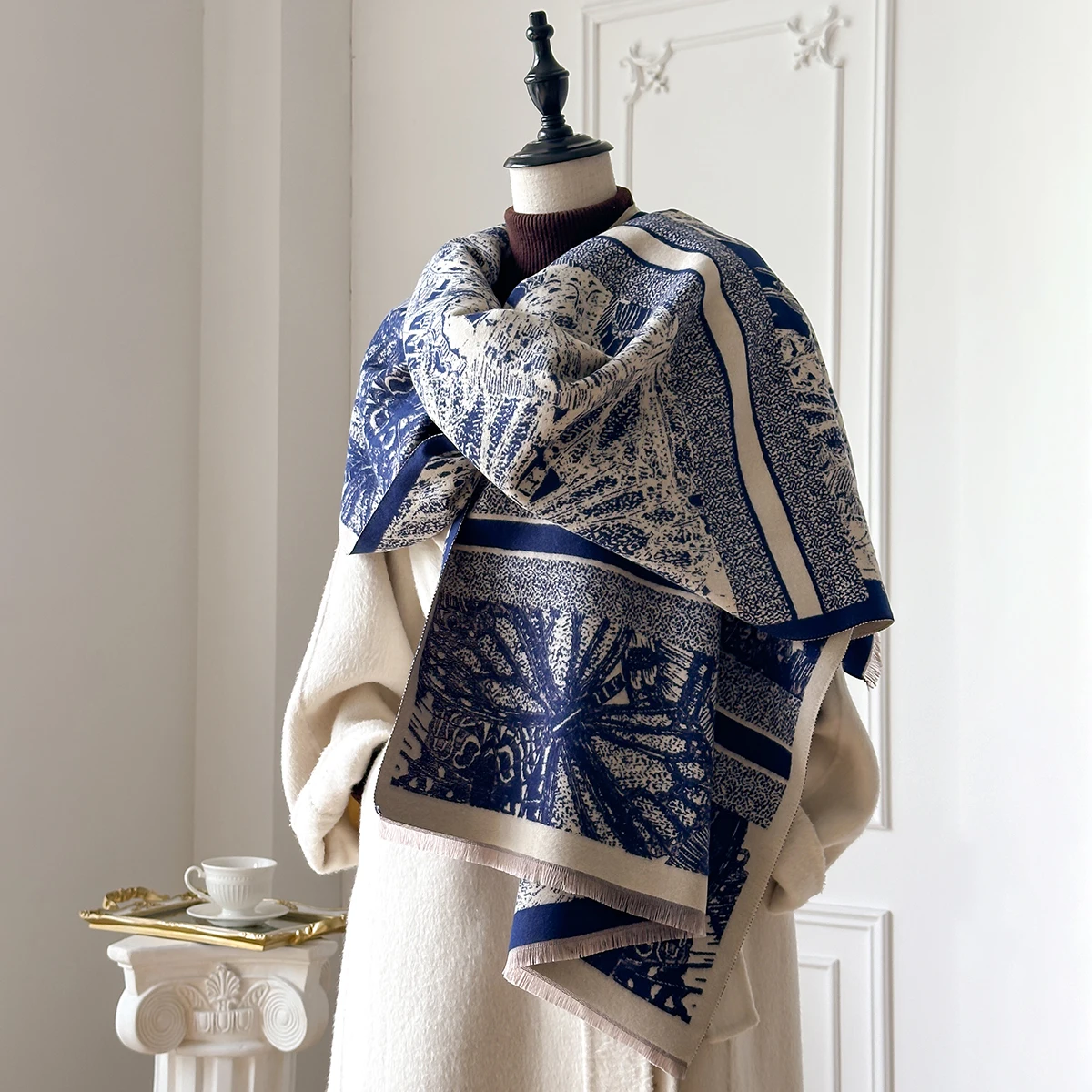 

Модный зимний шарф из искусственного кашемира для женщин с винтажным узором и кисточками, мягкая теплая шаль, элегантный аксессуар, идеально подходит для зимнего стиля.