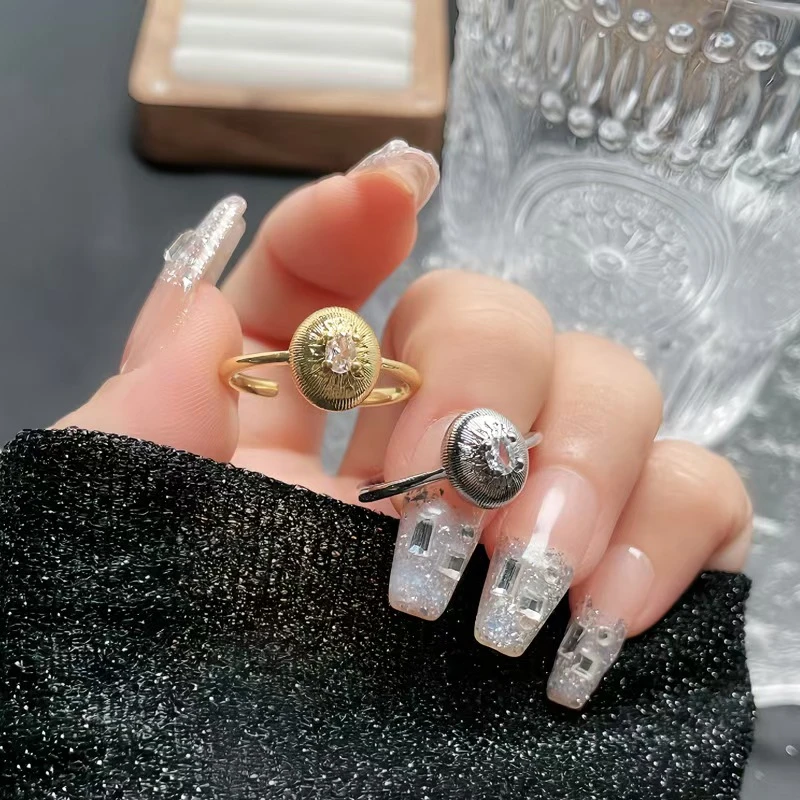 

Italian cloth qi wind hand-drawn carving snow medieval ring light luxury fashion retro wishing star six stars ladies party gift