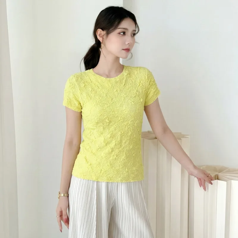 

Женская плиссированная футболка Miyake с коротким рукавом, однотонная, летняя новинка 2026, универсальный элегантный пуловер с круглым вырезом и плиссировкой