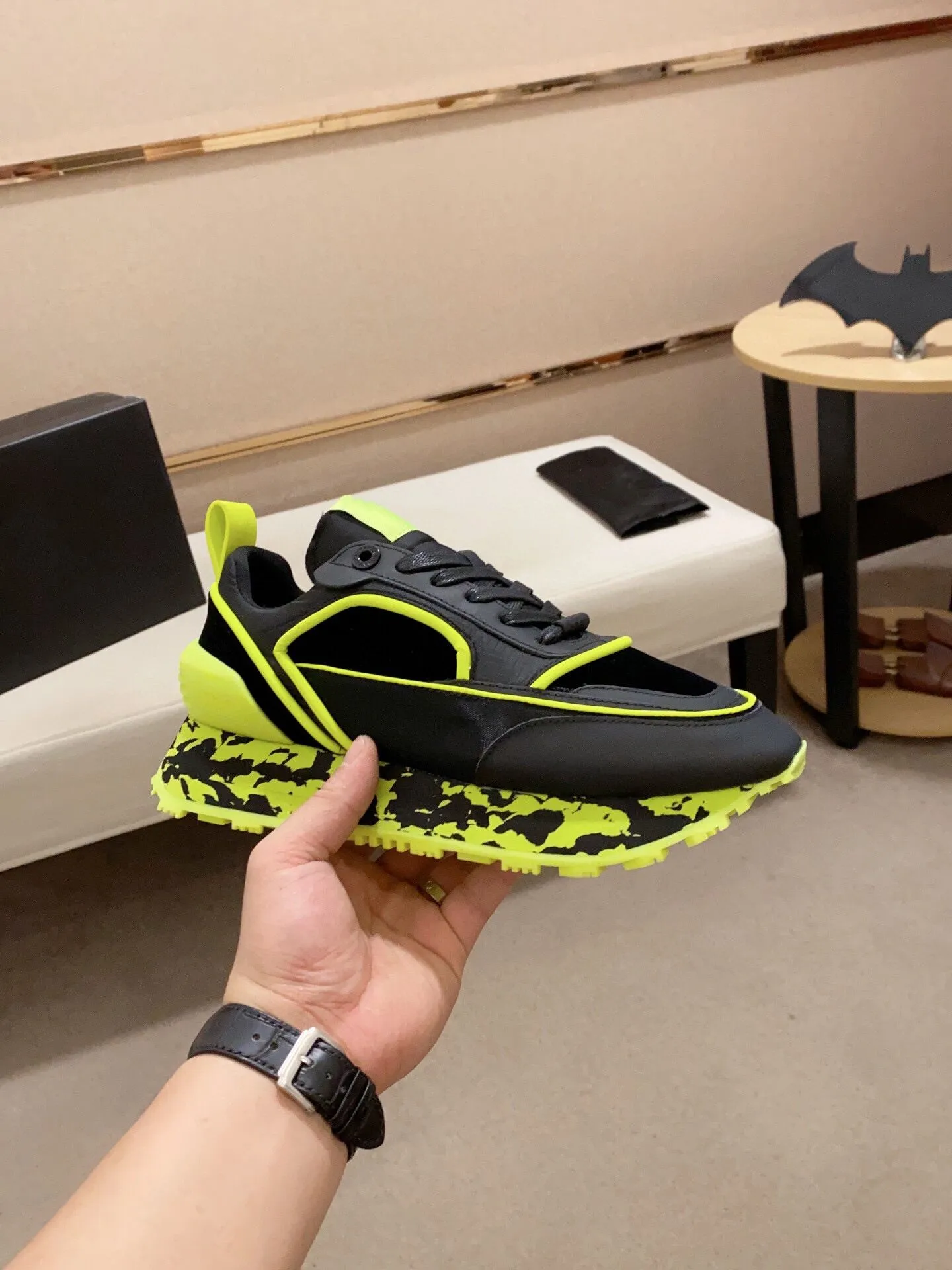 

Men's and women's trainers, comfortable, breathable, versatile, durable and stylish, available in matching pairs.