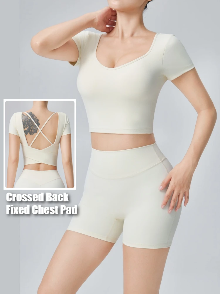 Sommerliches 2-teiliges Yoga-Sportset für Damen mit integriertem Polster, Tanktop mit überkreuztem Rücken, schnell trocknende, eng anliegende Shorts, schmal geschnittenes Lauf- und Fitness-Outfit – Detail 4