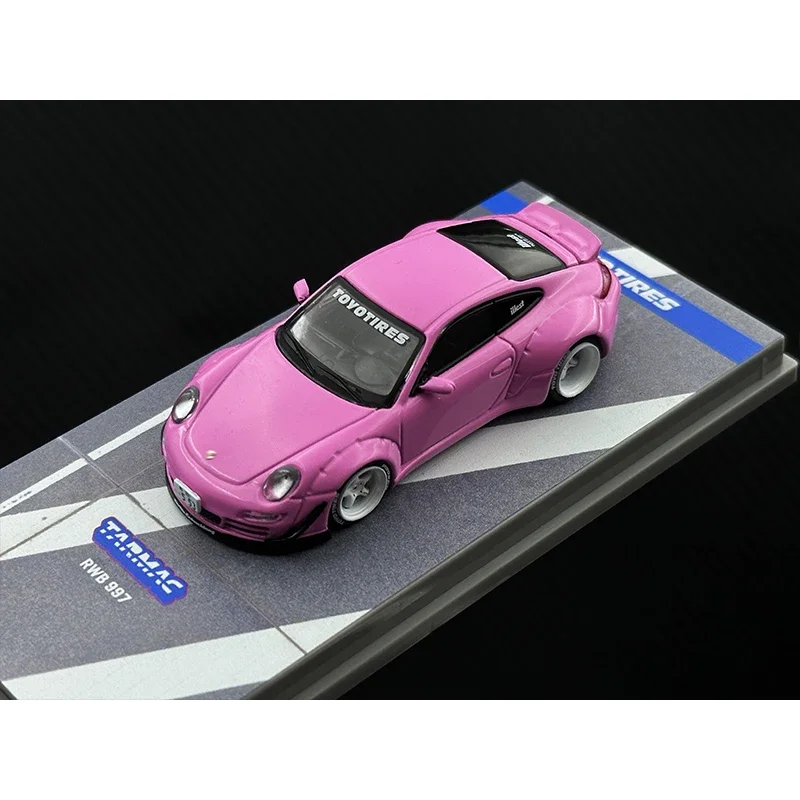 Em estoque 1:64 tw rwb 997 rosa diecast diorama modelo de carro coleção brinquedos tarmac funciona