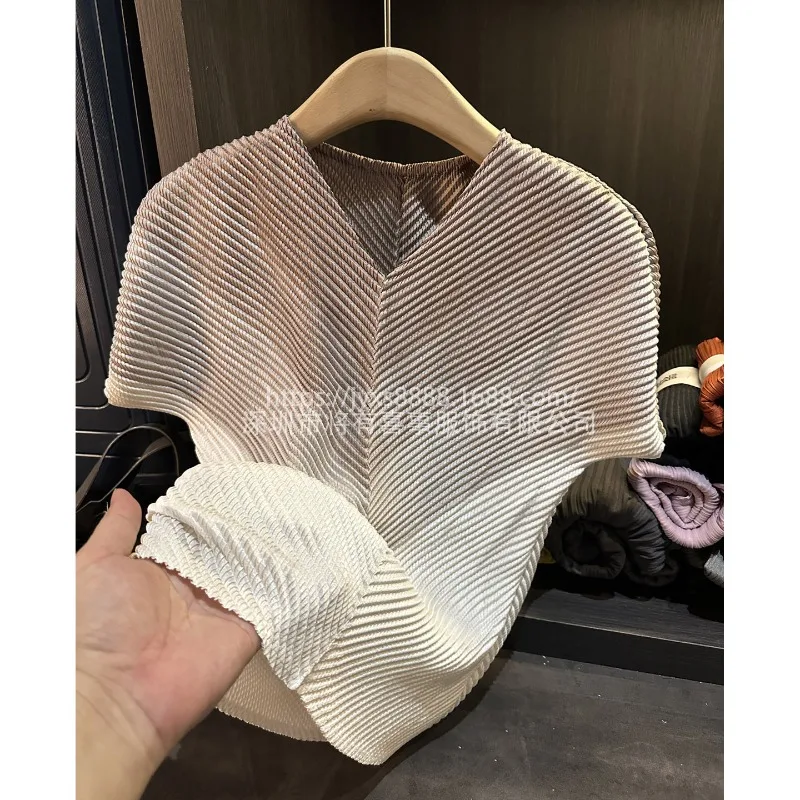 

Miyake Pleated T-shirt Senior Sense 2026 V-neck Dragon Scale Pleated Short-sleeved Top Women's Summer Casual Loose Thin T-shirt