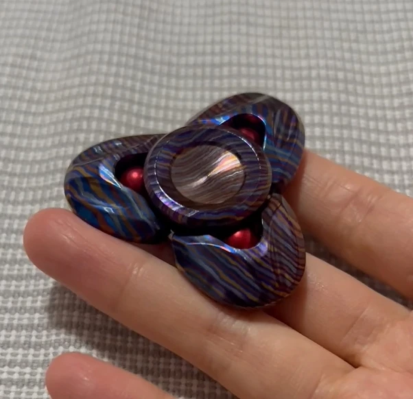 

Б/У EDC YF zircuti Dream Spinner, гироскоп на кончике пальца, декомпрессионные игрушки