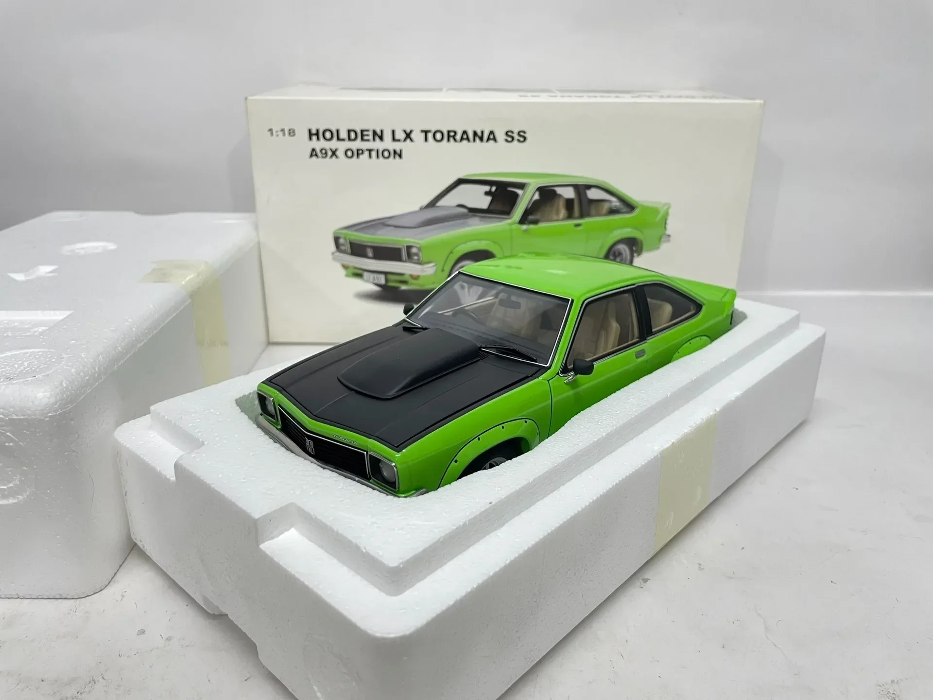

Модель автомобиля Autoart 1:18 LX Torana SS A9X Option Green, лимитированная серия, полностью открывающаяся, из металлического сплава, статическая, подарок